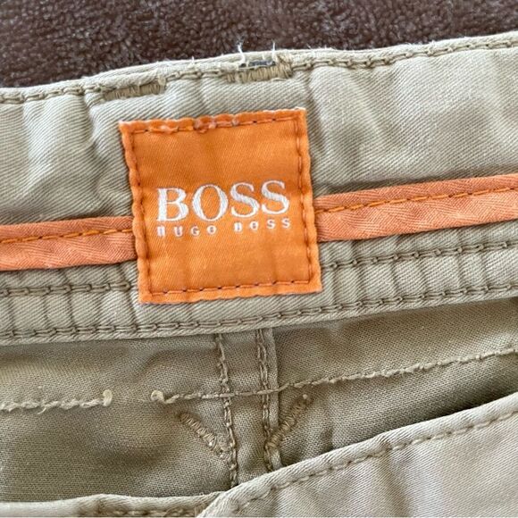 BOSS Hugo Boss Men's Khaki Chinos Regular Fit Size 36/34 - Picture 2 of 13